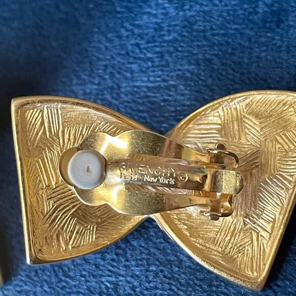 Vintage Givenchy Hourglass Gold Tone Link Bracelet & Clip Earrings Set 80s - Picture 6 of 11